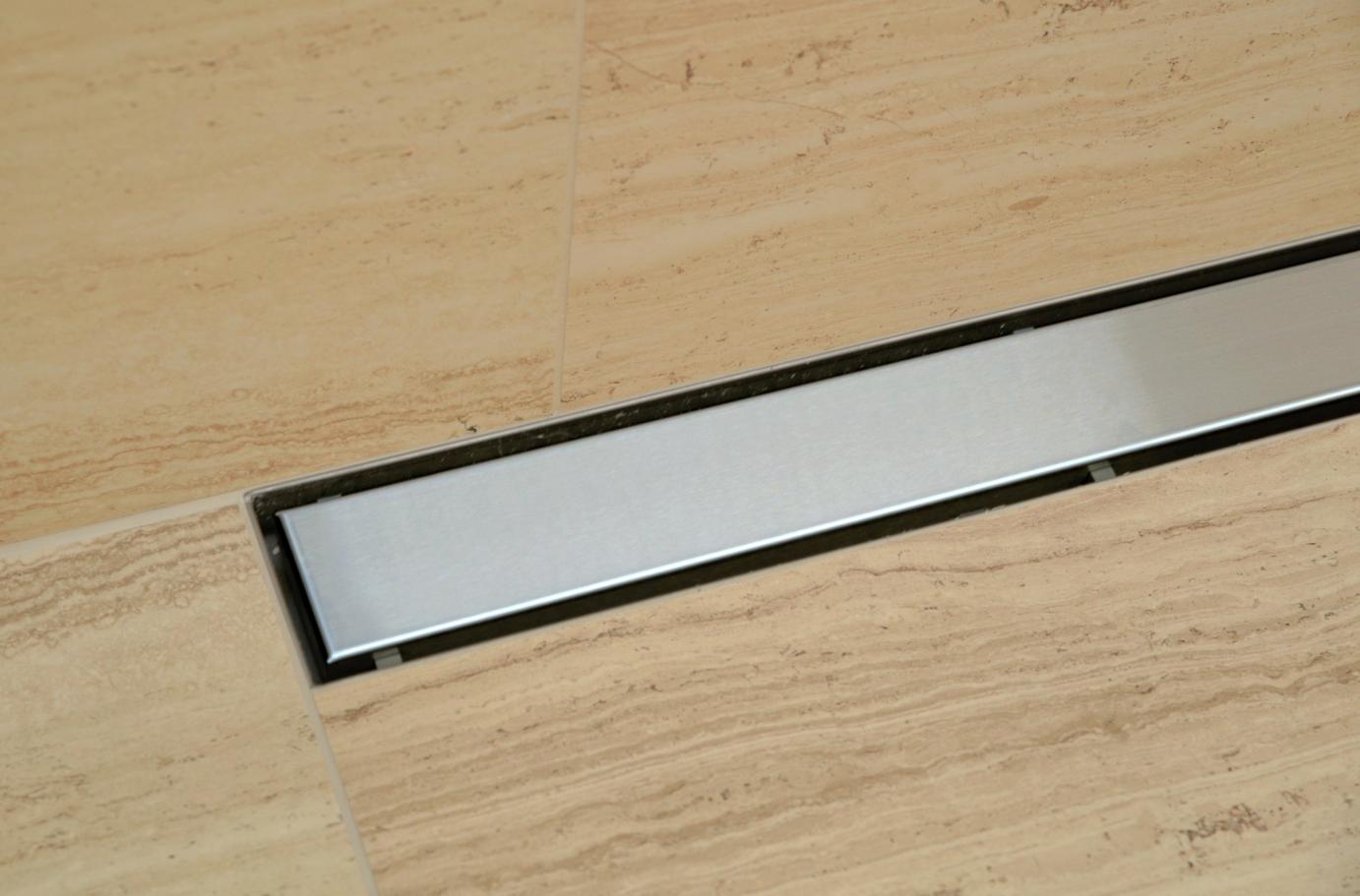 Nerezový koupelnový žlábek k zadní stěně