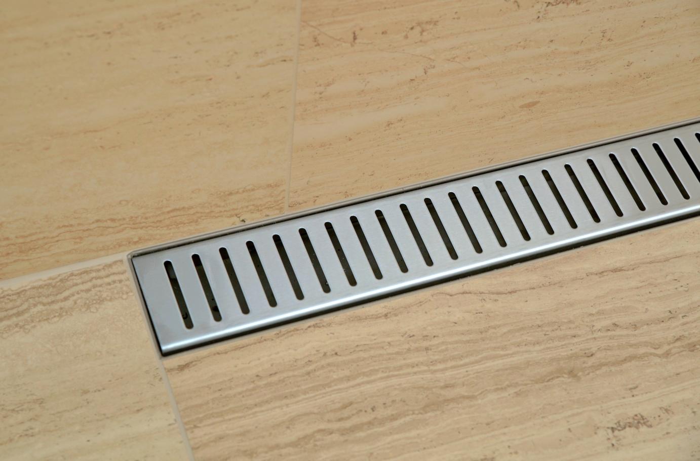 Nerezový koupelnový žlábek k zadní stěně